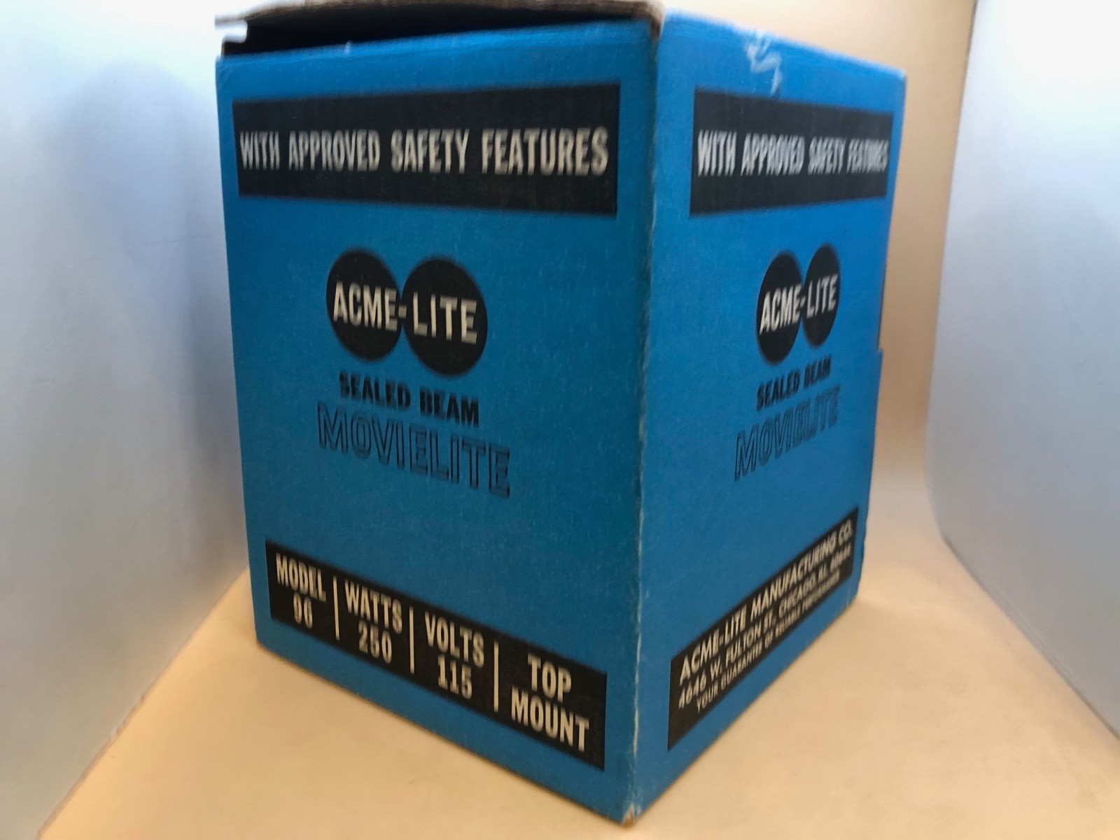 Vintage Acme Lite Sealed Beam Movielite Model 96 Fits Super 8 Cameras 250 Watts