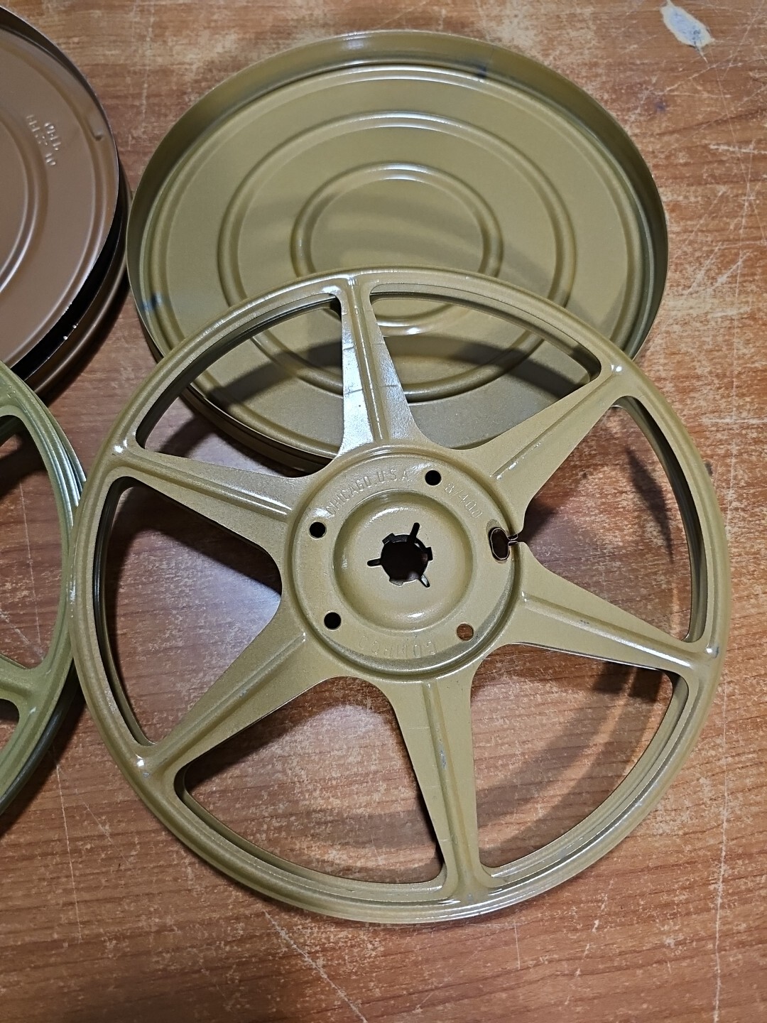 Vintage Pair Of Super 8mm 7” 400ft. Matching Metal Gold Movie Film Reels In Cans