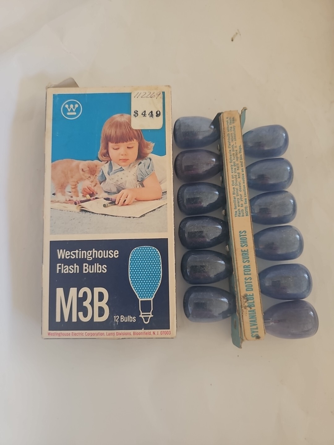 General Electric GE M3 &3 B Flashbulbs Lot of 100 Blue & Clear Flash Bulbs