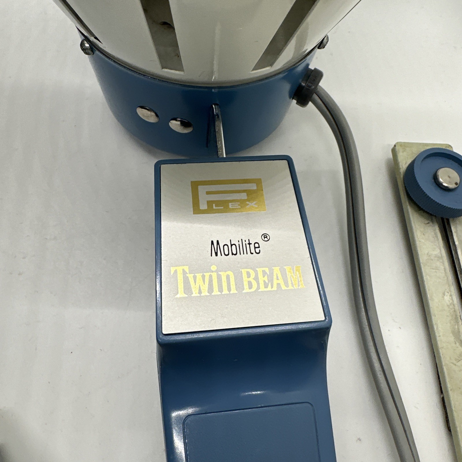 Vintage Mobilite Twin Beam Tilt Spot And Flood Light 3400K Flex Electric Works