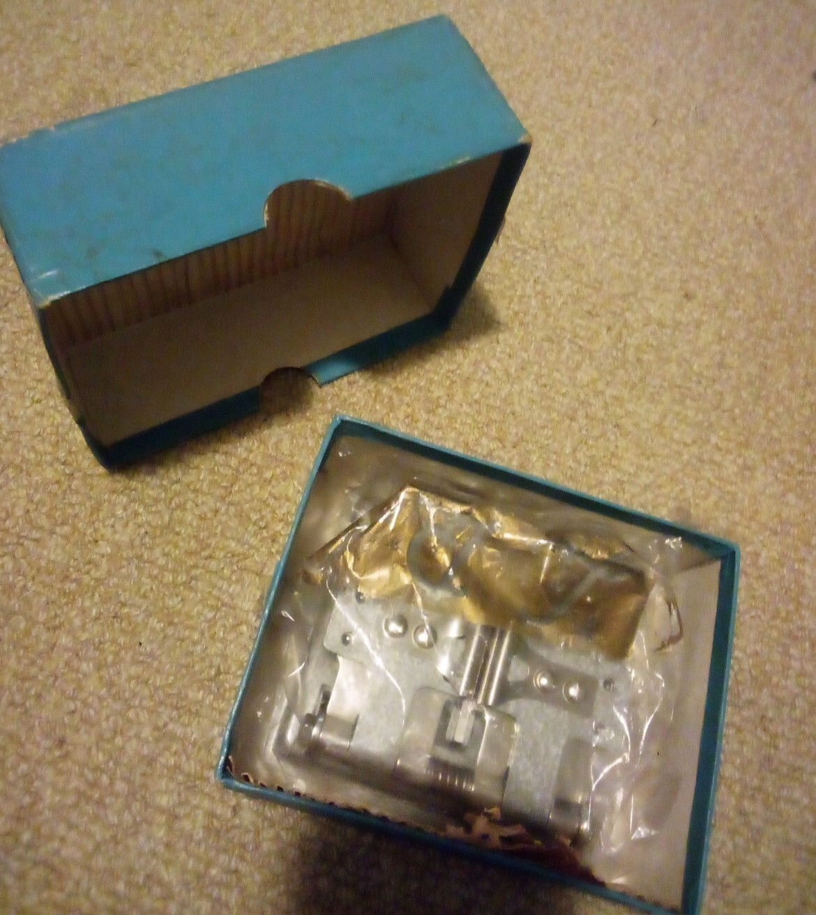 VINTAGE 8mm & 16mm MOVIE FILM SPLICER IN ORIGINAL BOX