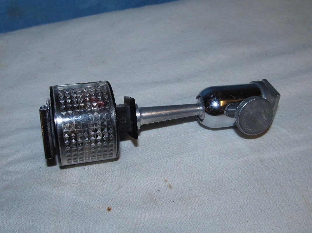 Vivitar SL 2 Camera Flash Trigger w/Prazision Ball & Socket Shoe Holder J00245