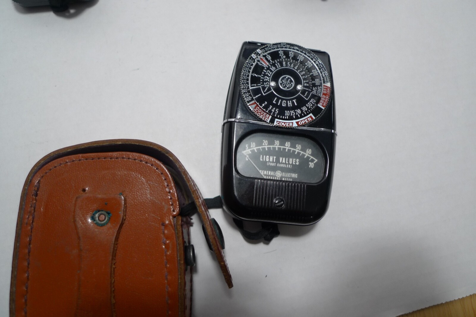 VINTAGE-LOT OF 3 LIGHT METERS WITH CASES-UNTESTED. -FOR PARTS