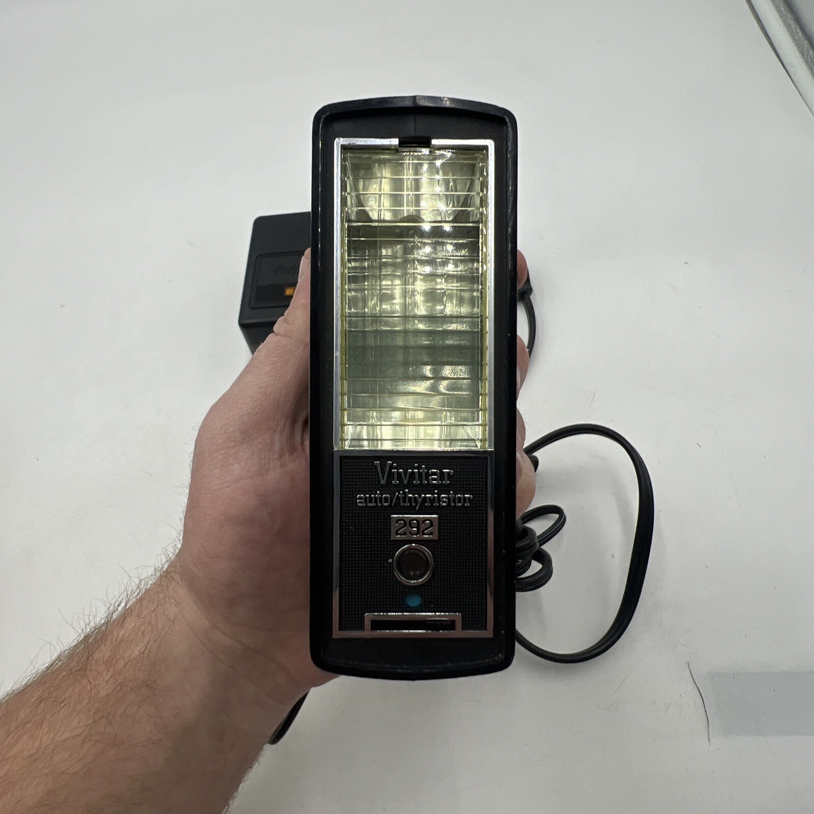 VIVITAR AUTO THYRISTOR 292 CAMERA FLASH W/ MV-3 CHARGER CONVERTER + NC-2