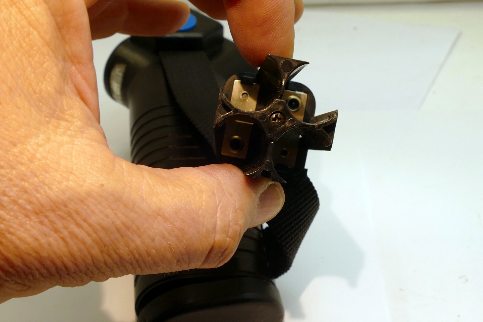 Vivitar Quick Release Pistol Grip missing cable
