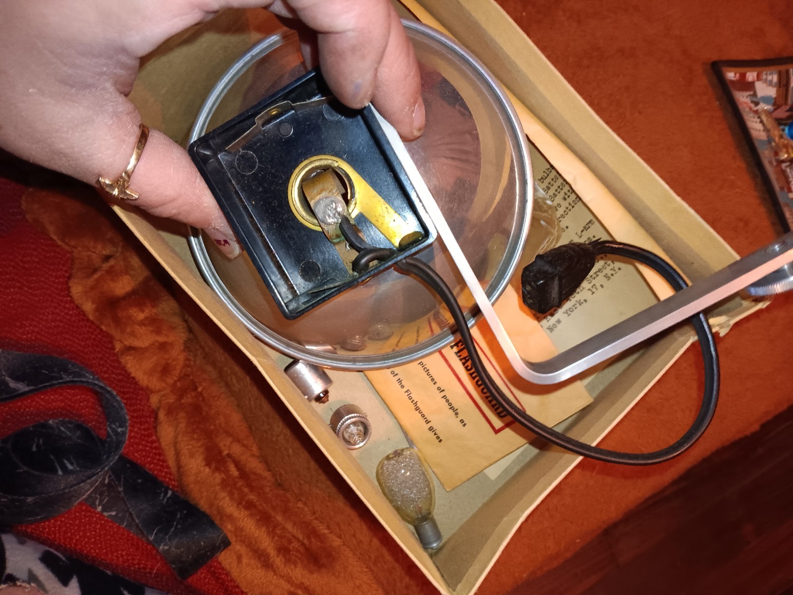 1950s Kodak Flash Holder Model R w/ Standard Bracket w/ Box Instructions& BULBS