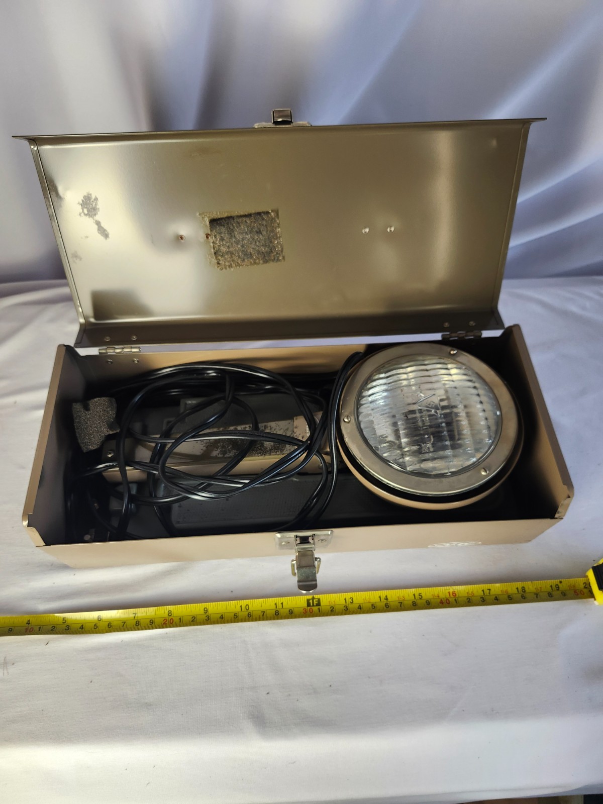 Vintage AMC Movie Light Model L8A – 650W Tested Working with Metal Case & Base