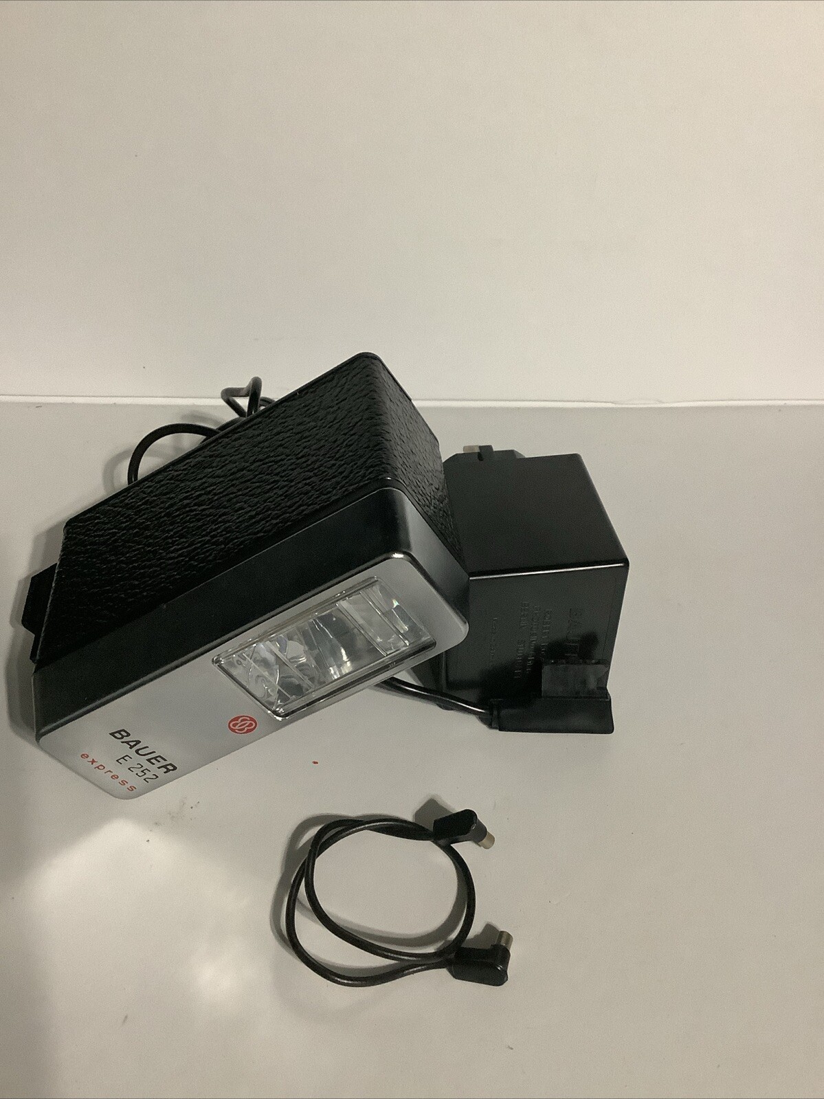 Bauer E 252 Express Ultrablitz Camera Flash – Tested