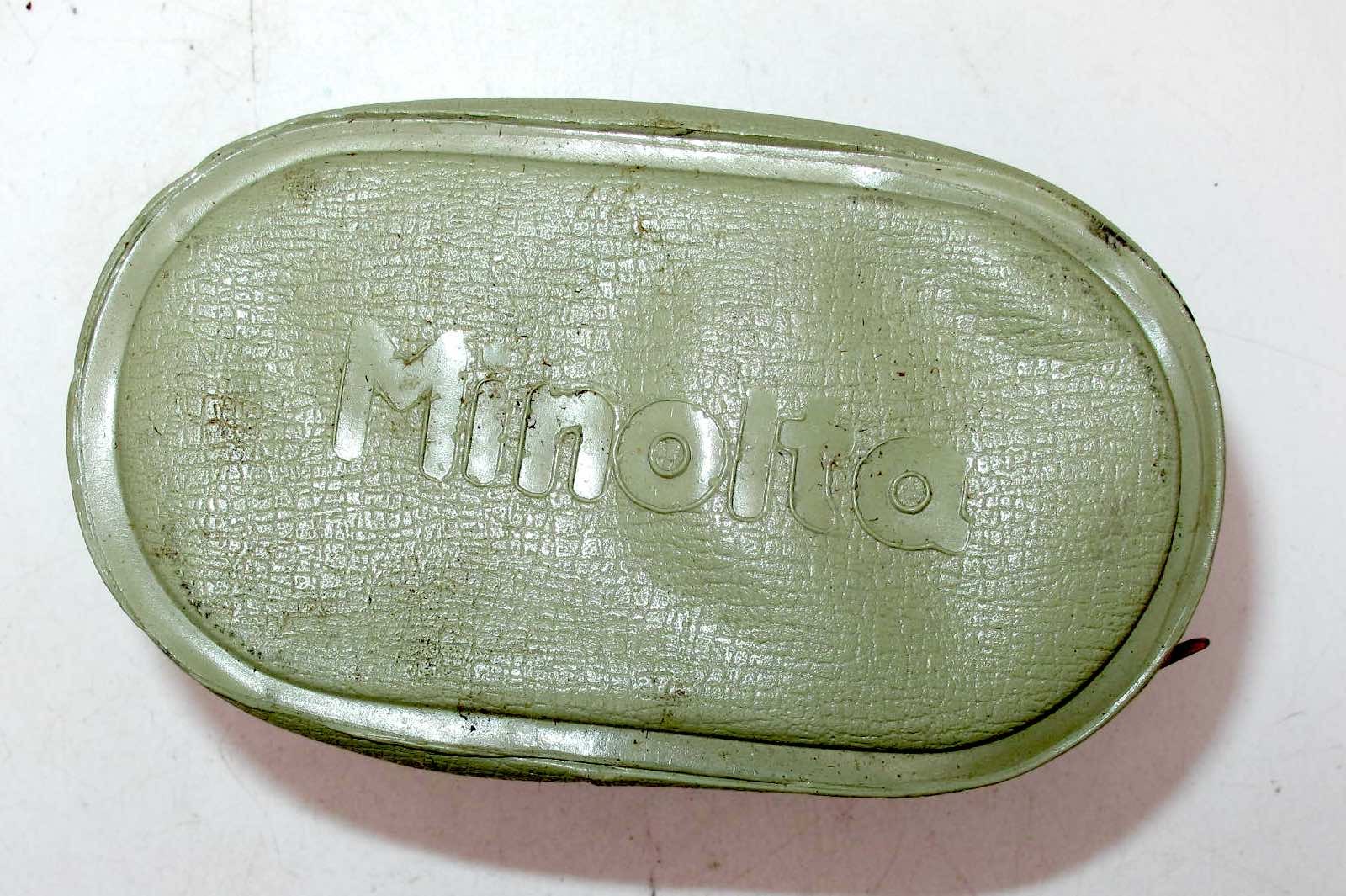 *VINTAGE* VERY EARLY MINOLTA FAN BULB FLASH UNIT W/CASE