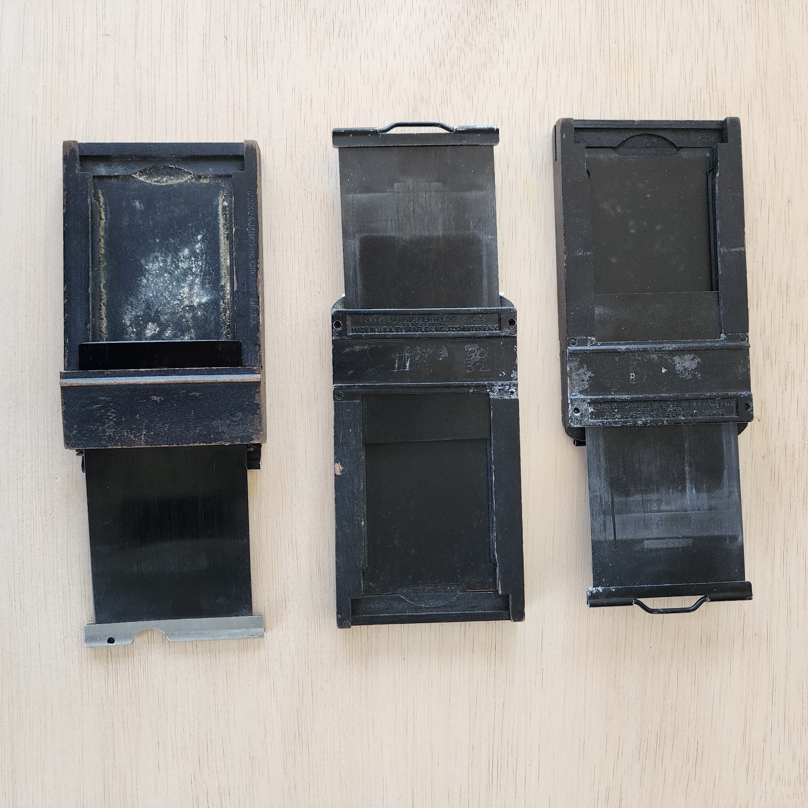 Lot of 3 Graflex 2×3 Graphic Film Holders Type V – Vintage – 1 Incomplete