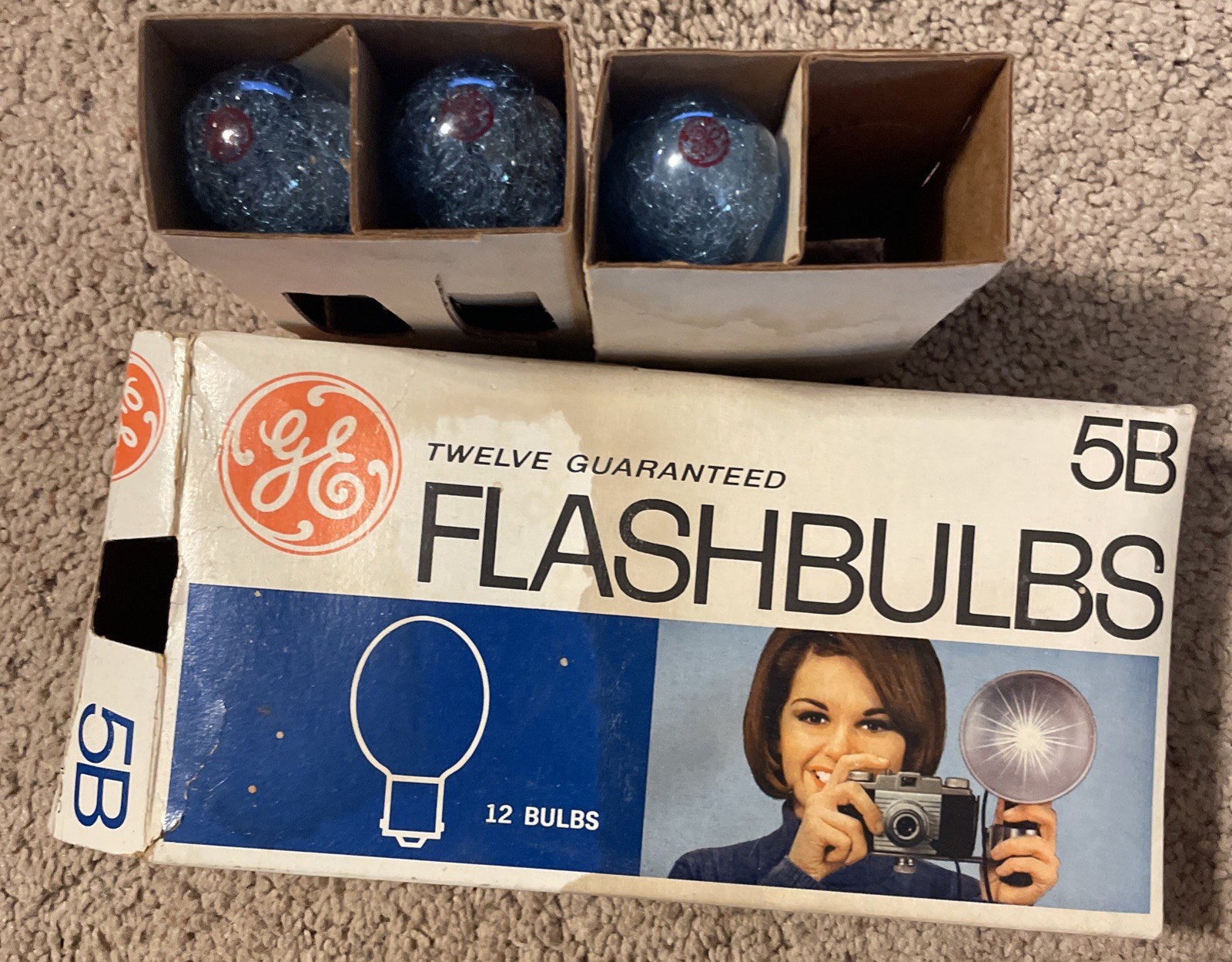 Vintage GE General Electric 5B Flashbulbs Blue 3 New Unused Bulbs.