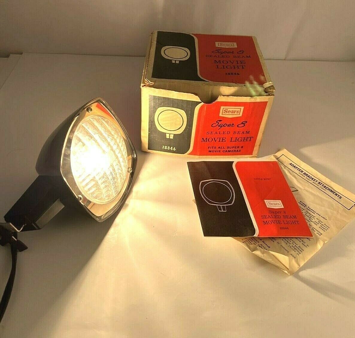 Vintage Sears Super 8 650 Watt Sealed Beam Movie Light Model 8846 w/ Box