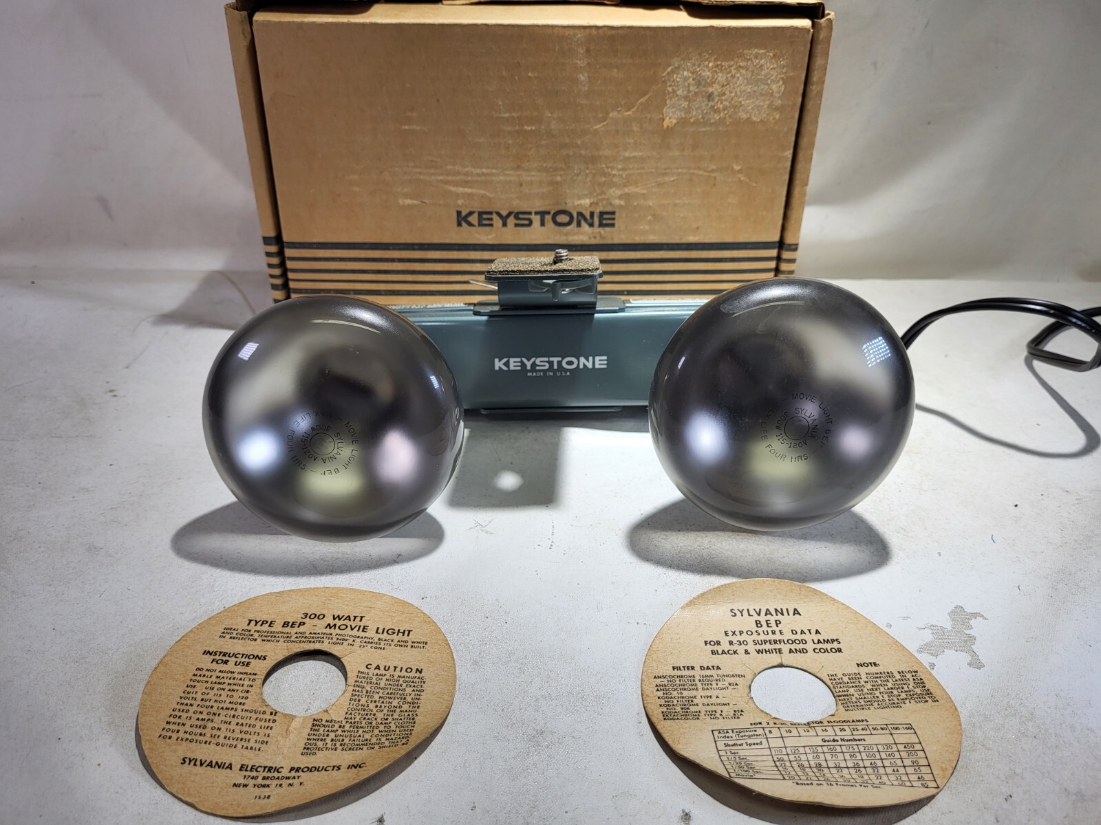 Vintage Keystone Indoor Movie Light Bar Including 2 Photo 300 Watt Bulbs