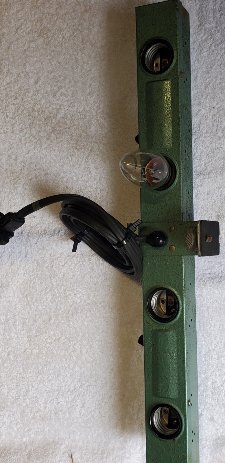 1950’s Broadway Theater Lighting Equiptment Stage Producers 18″ Light Bar 4 Bulb