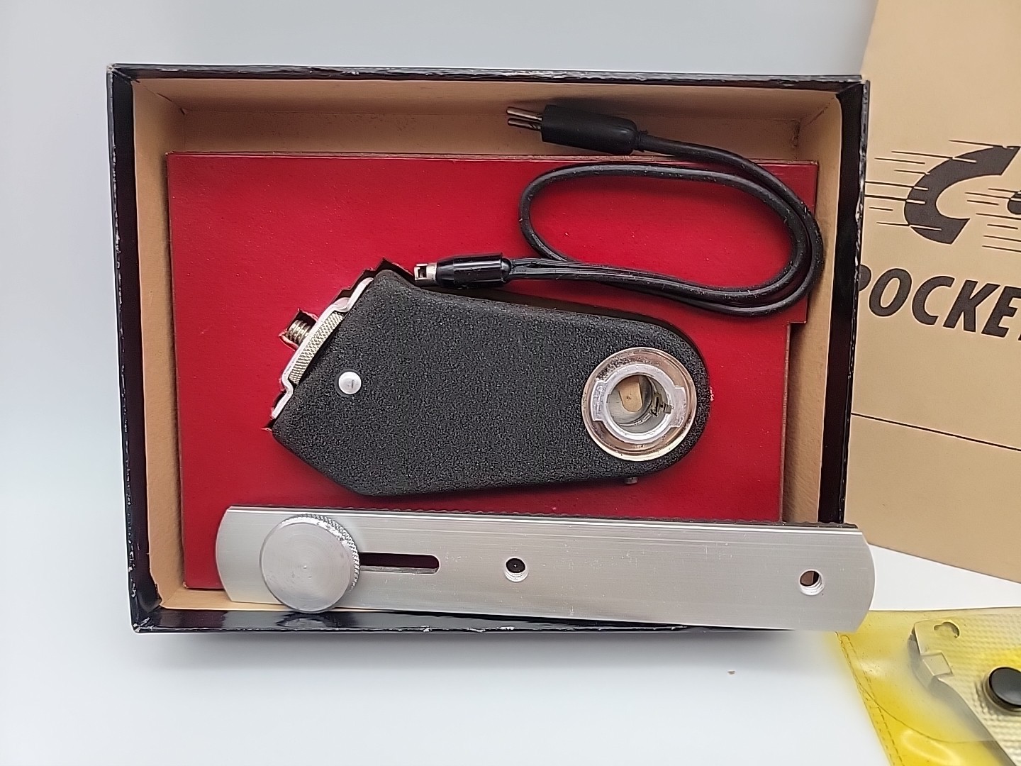 C.O.C Model #PF Pocket Flash with Dual Beam Folding Reflector (With Acc.)