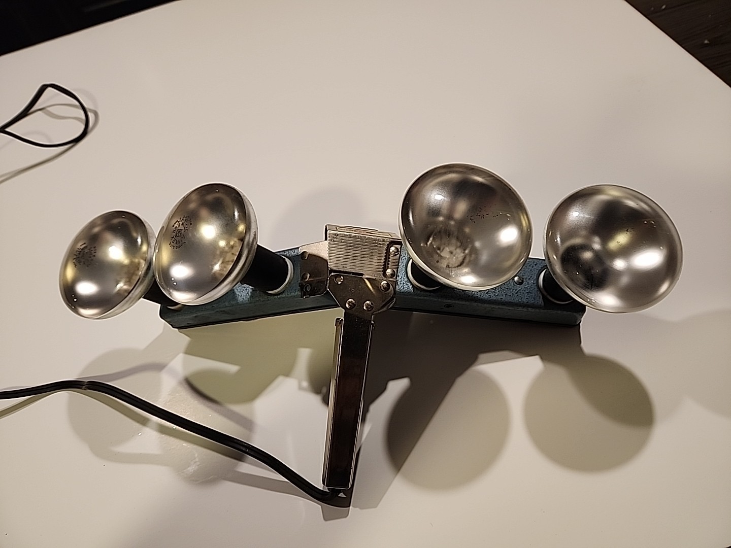 Vintage Acme Lite Mov E Lite Movie Light 4 Bulb Lighting Bar (Working)