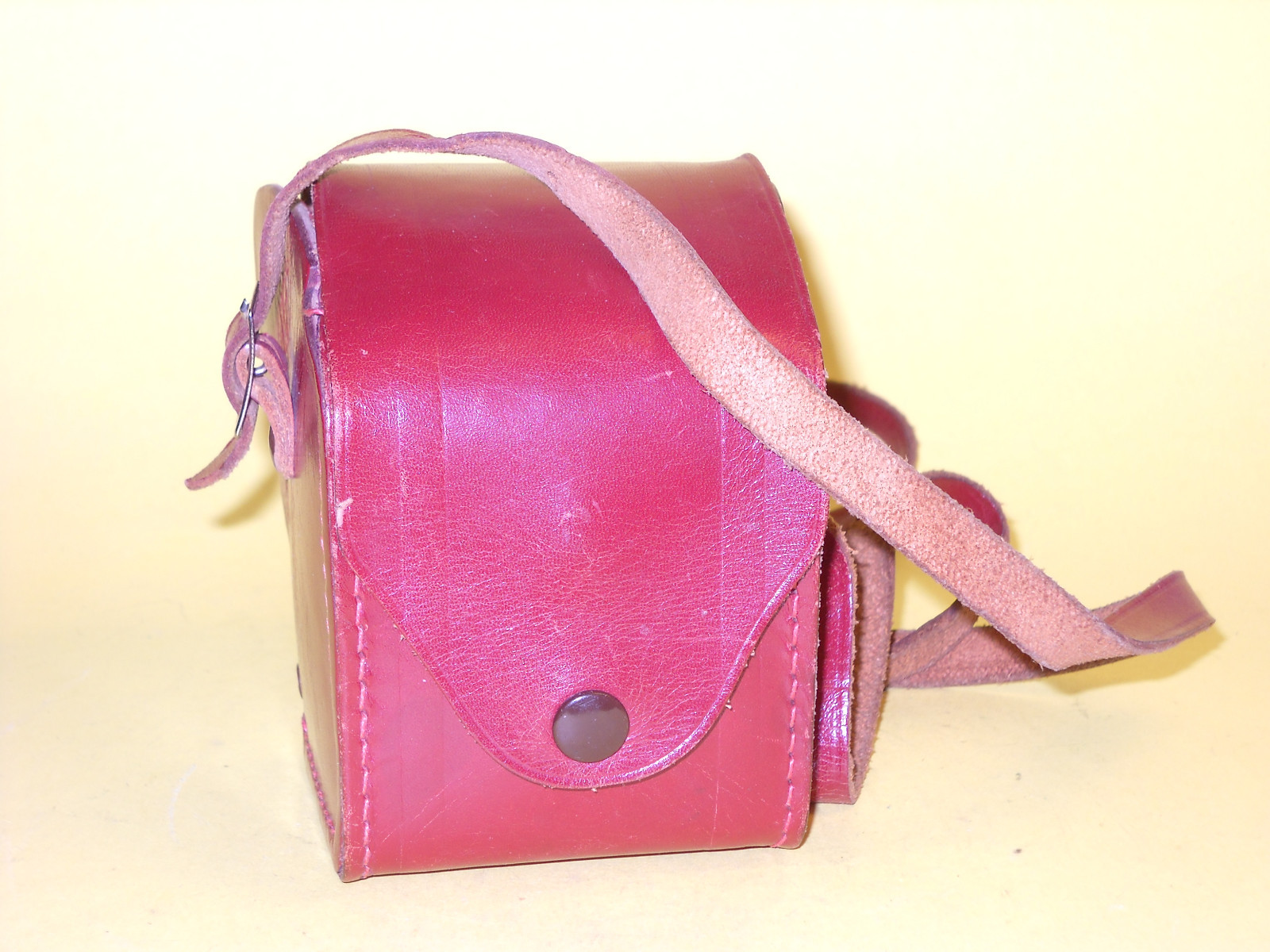 Vintage case in leather for Bilora Boy in very good condition!