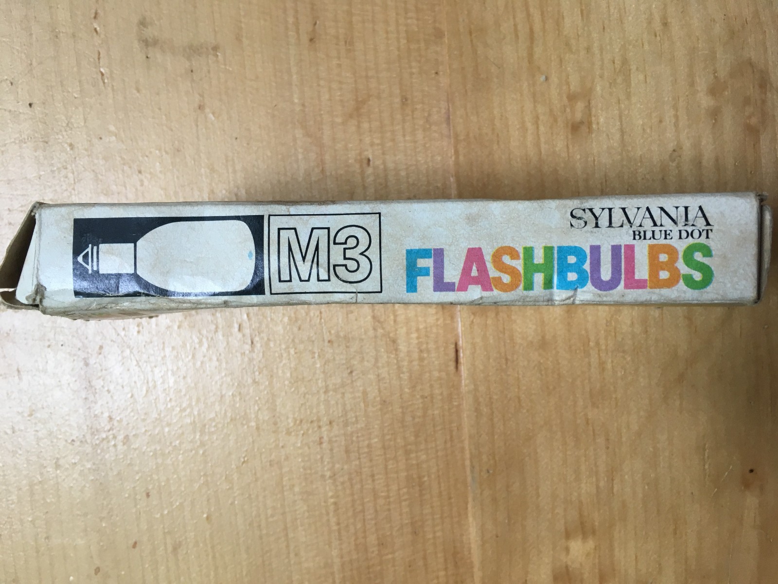 Vintage Sylvania M3 Blue Dot Clear Flashbulbs – Partial Box of 9 Bulbs NOS