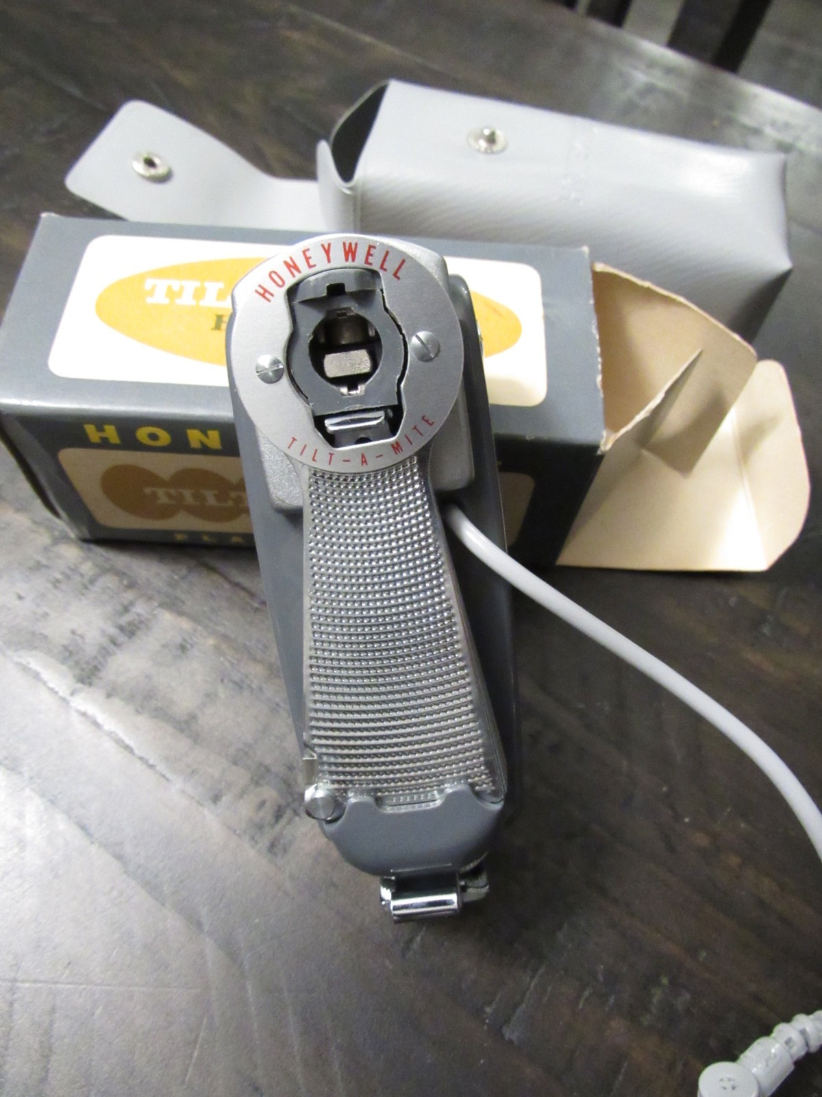 HONEYWELL TILT-A-MITE Camera Flash Unit Collapsible Fan Style w/ Case And Box