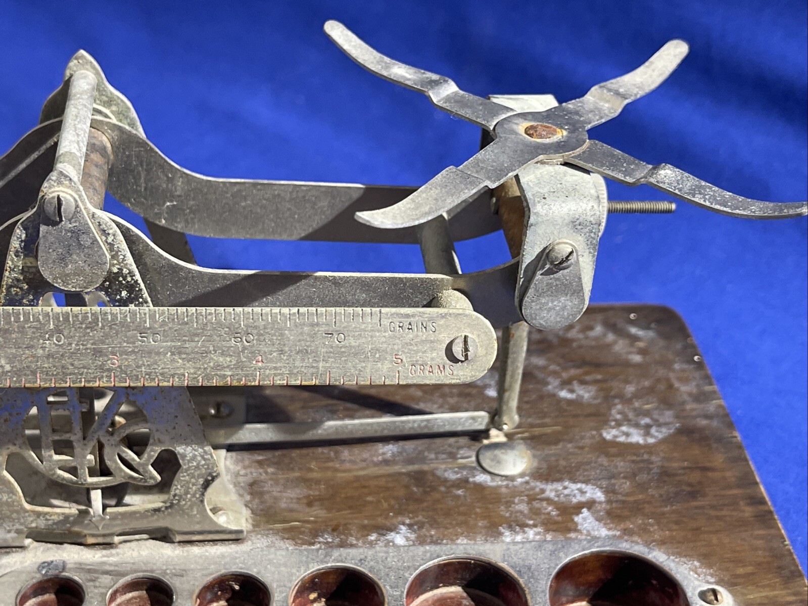 Kodak Studio Scale ⚖️with 6 Metric Weights and 2 Pans