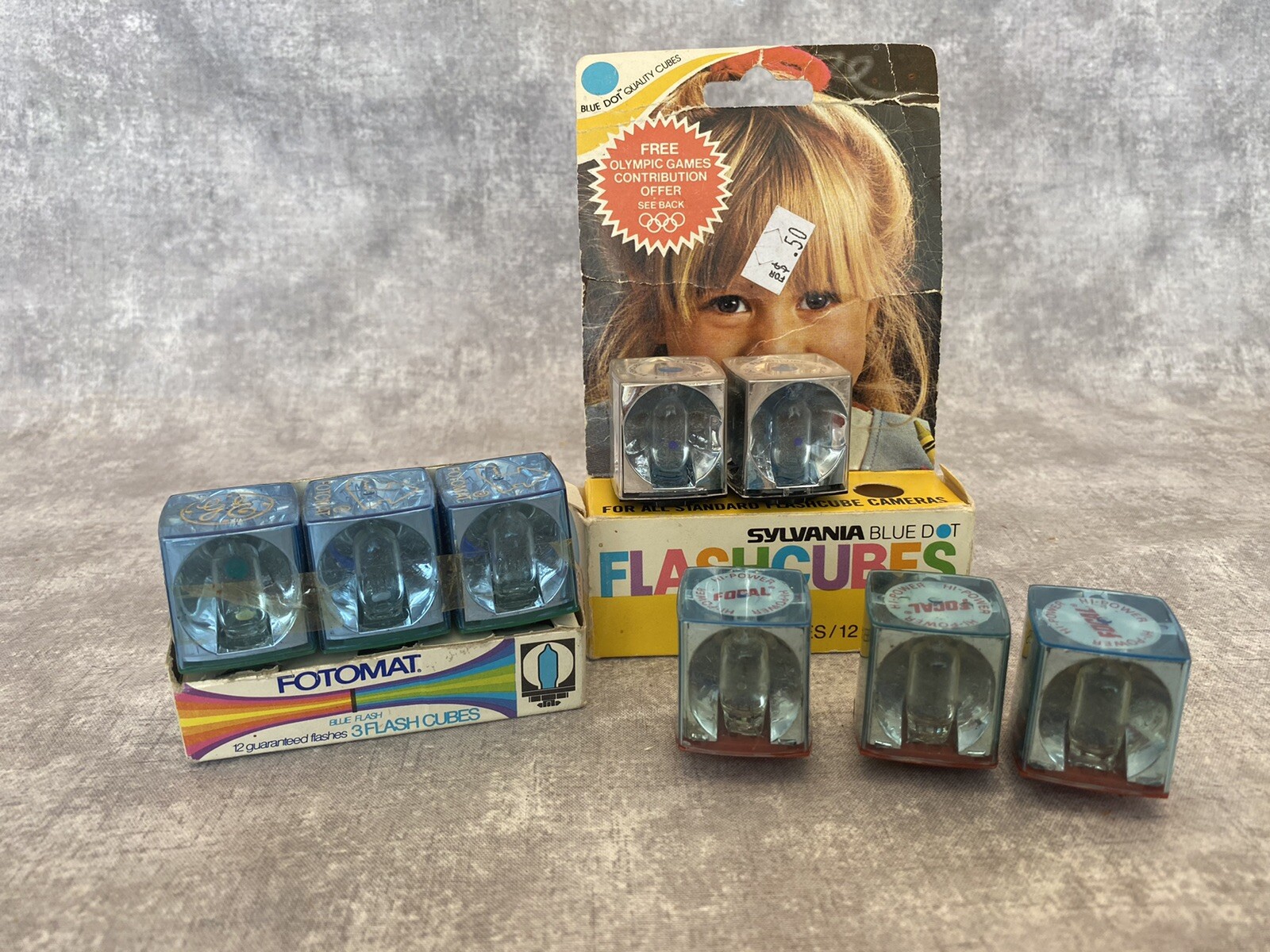 Lot 8 Vintage Flashcubes Sylvania, Format, Focal