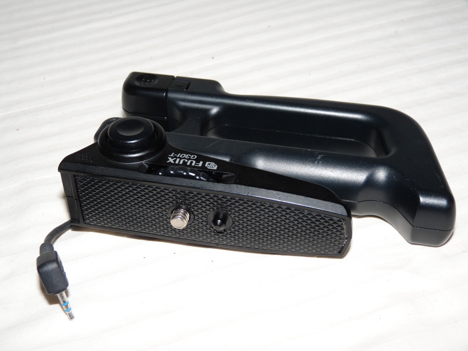 FUJIFILM FUJIX G301-T GRIP & SMALL TRIPOD TABLE TOP VIDEO CAMERA RECORDER