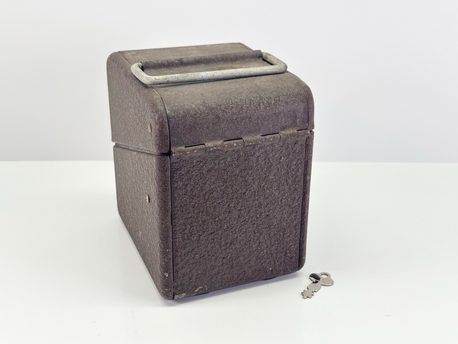ORIGINAL KEY! Eagle Lock Company 8mm 6 Space Film Reel Holder Case Metal Vintage