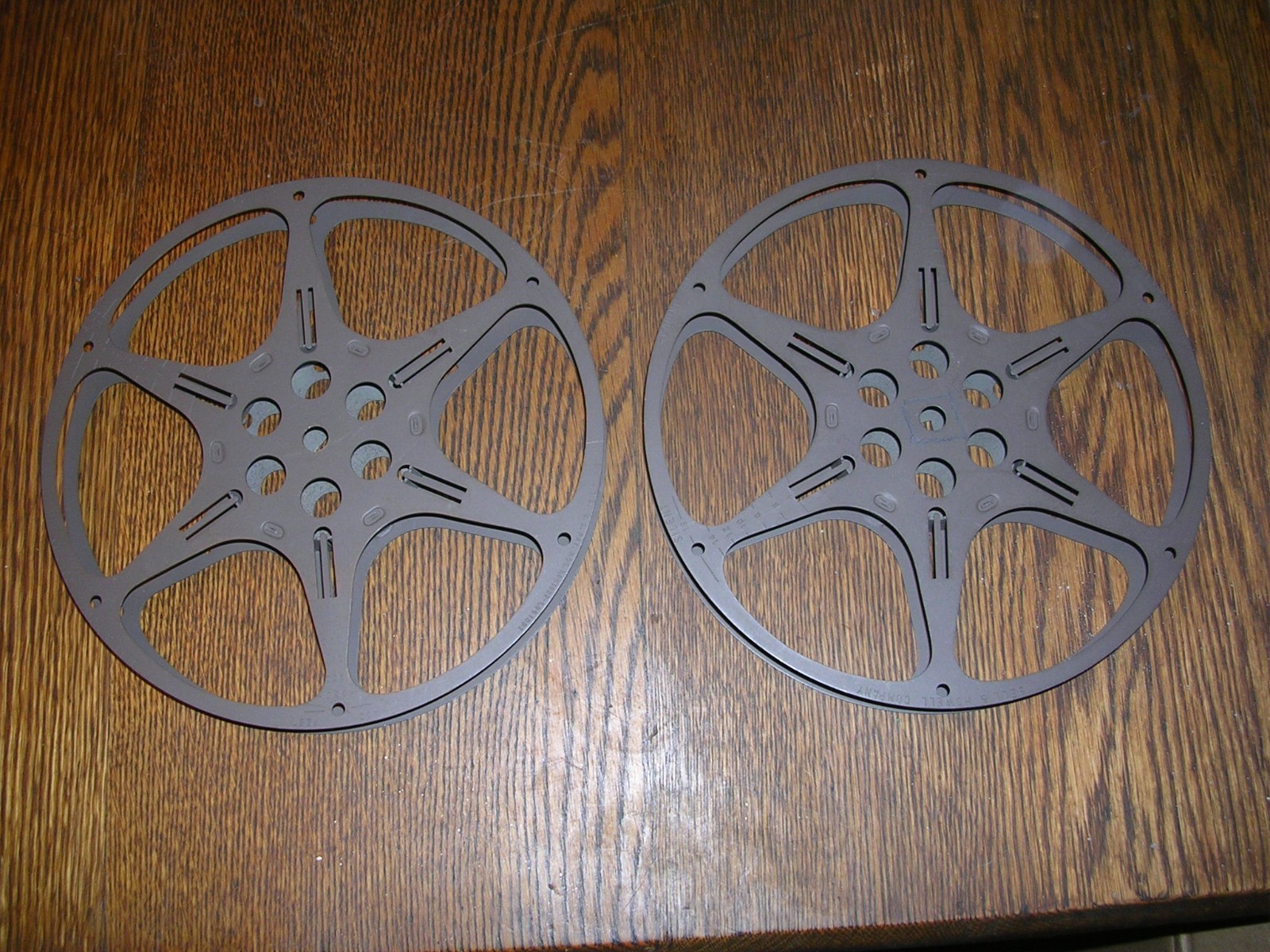 FILM TAKE UP REELS 2 BELL & HOWELL – 400 FOOT NICE!