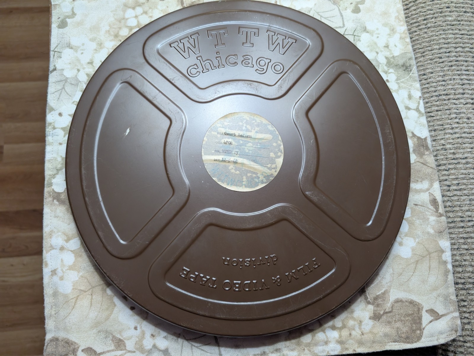 WTTW Chicago 16mm Brown Metal Film 12 1/2 Canister