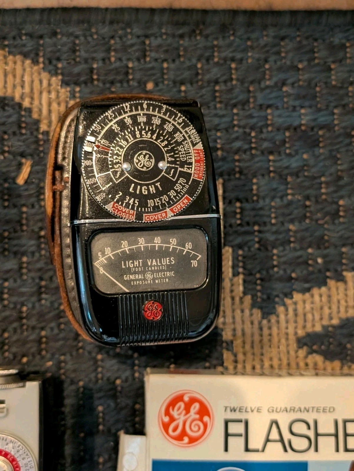 🔥BIG ESTATE LOT VINTAGE CAMERA FLASHES BULB LIGHT METER VIVITAR SUNPAK GE ARGUS