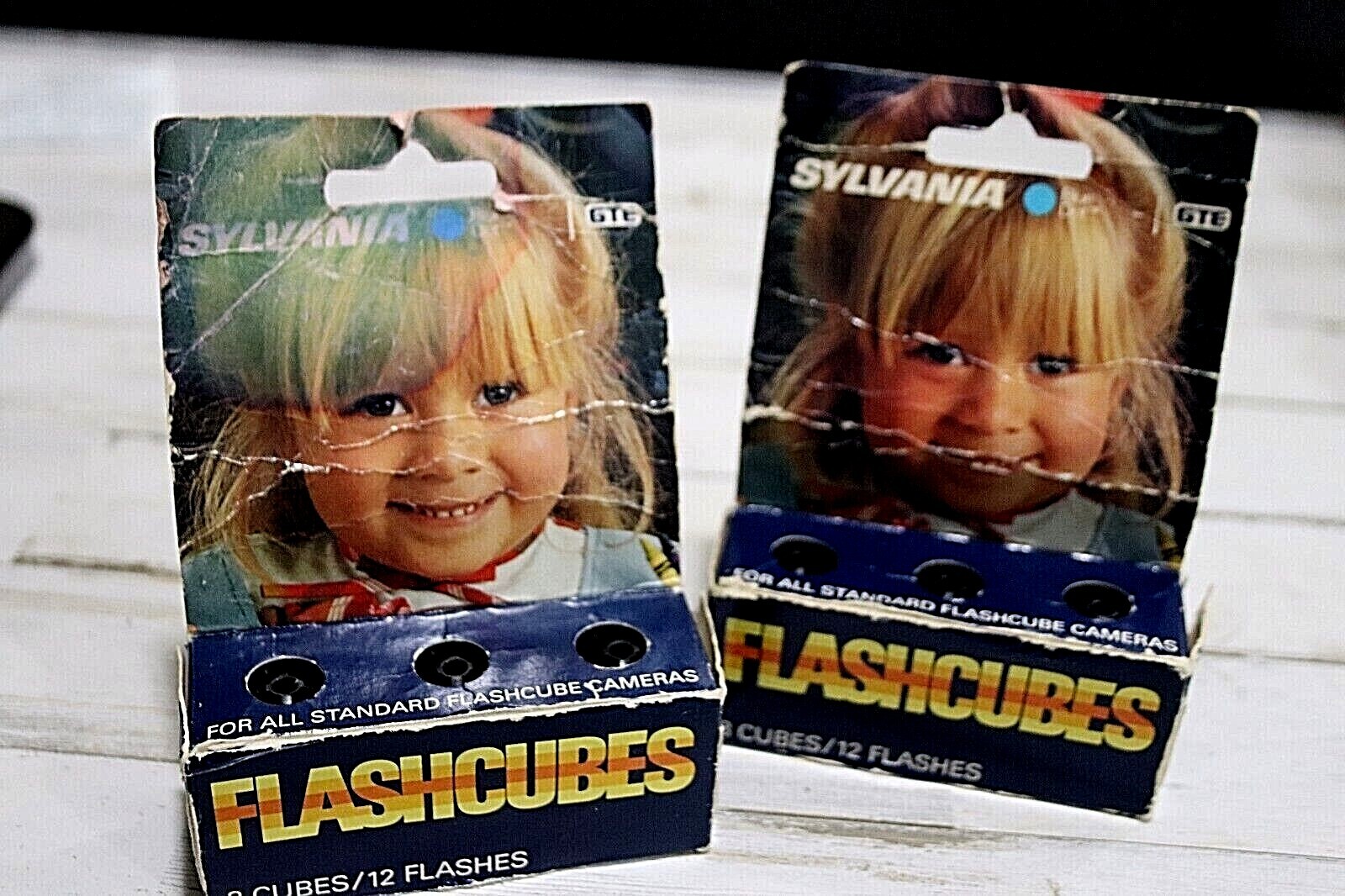 6 Sylvania blue dot flash cubes (24 Flashes)