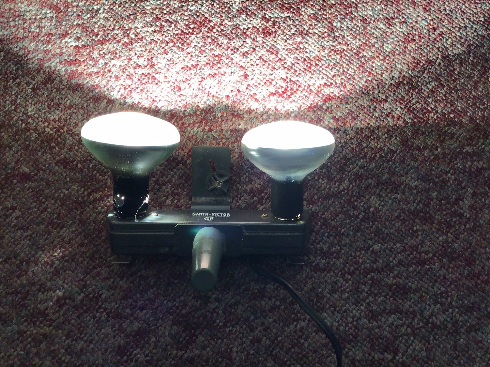 Vintage Smith Victor (Ind. USA) movie light box L20 with bulbs – works well