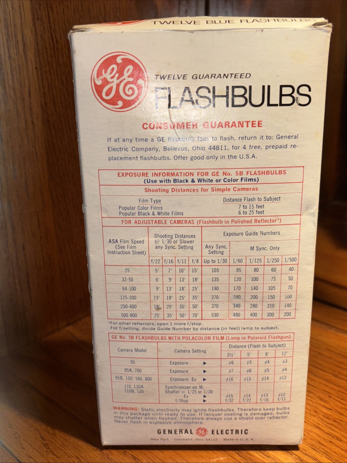 Vintage Box Of 12 GE Twelve Guaranteed Flashbulbs 5B Blue New Old Stock