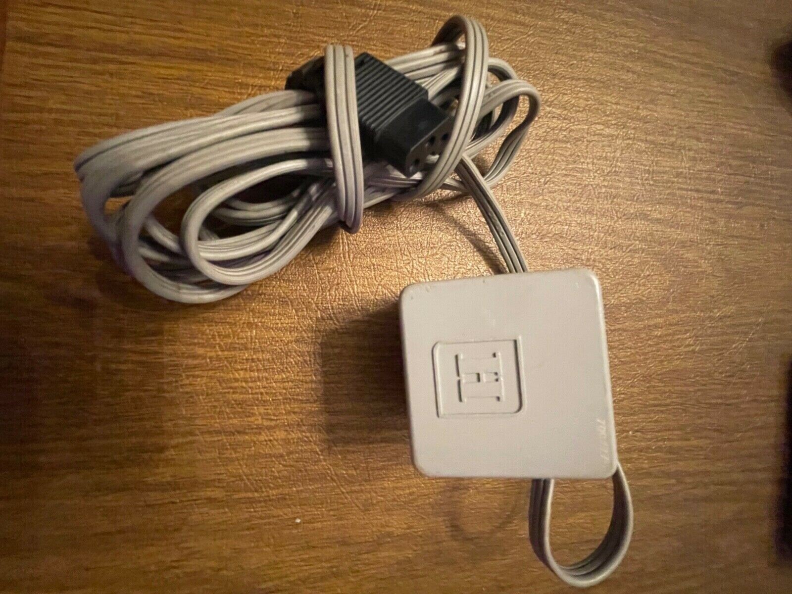 Honeywell Strobonar 770 Flash w/Camera Mount, Battery Tray, Shutter Cord-VINTAGE