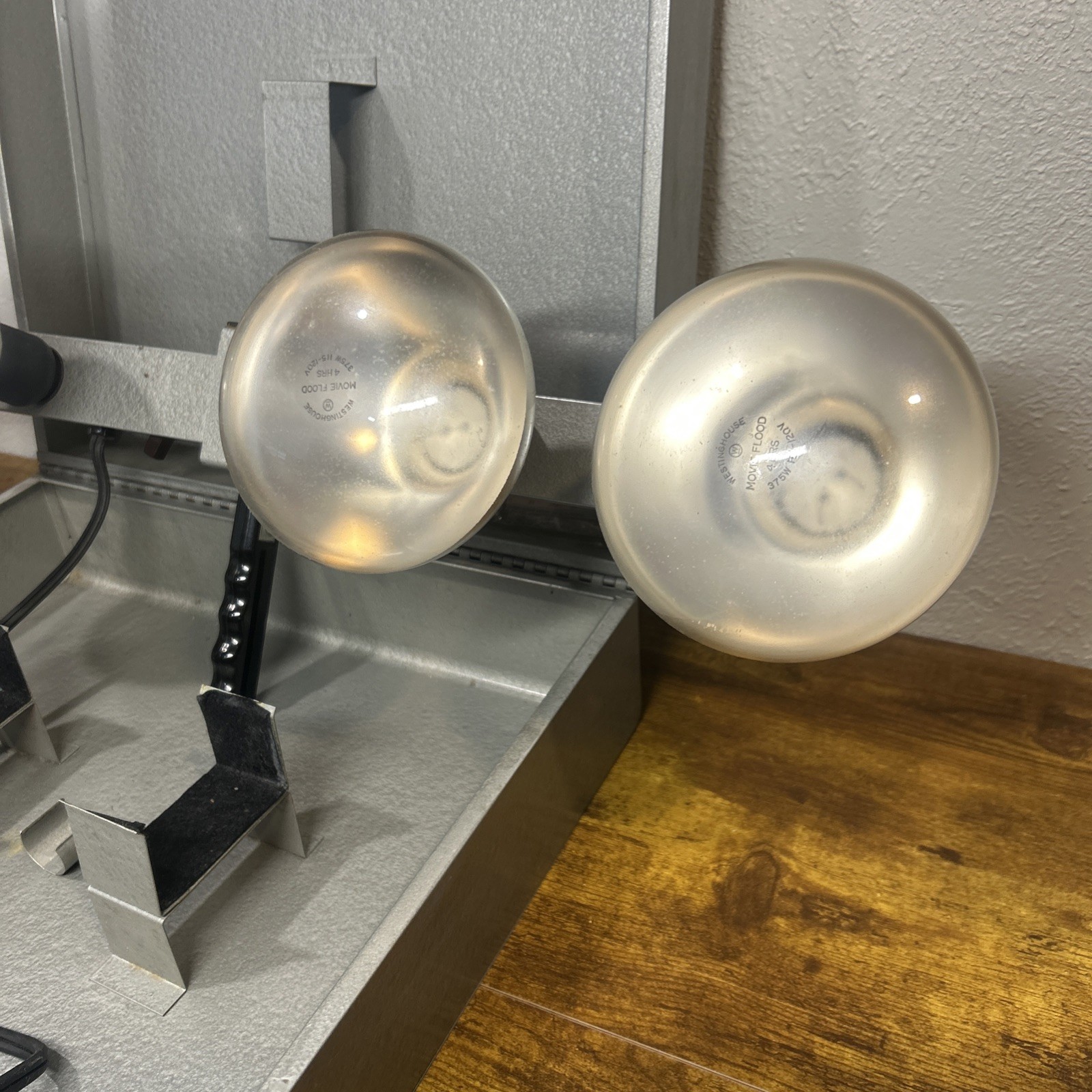 CHICAGO KITCHENWARE 8MM 16MM FILM CAMERA LIGHT BAR COLLAPSIBLE – TESTED (Ex)