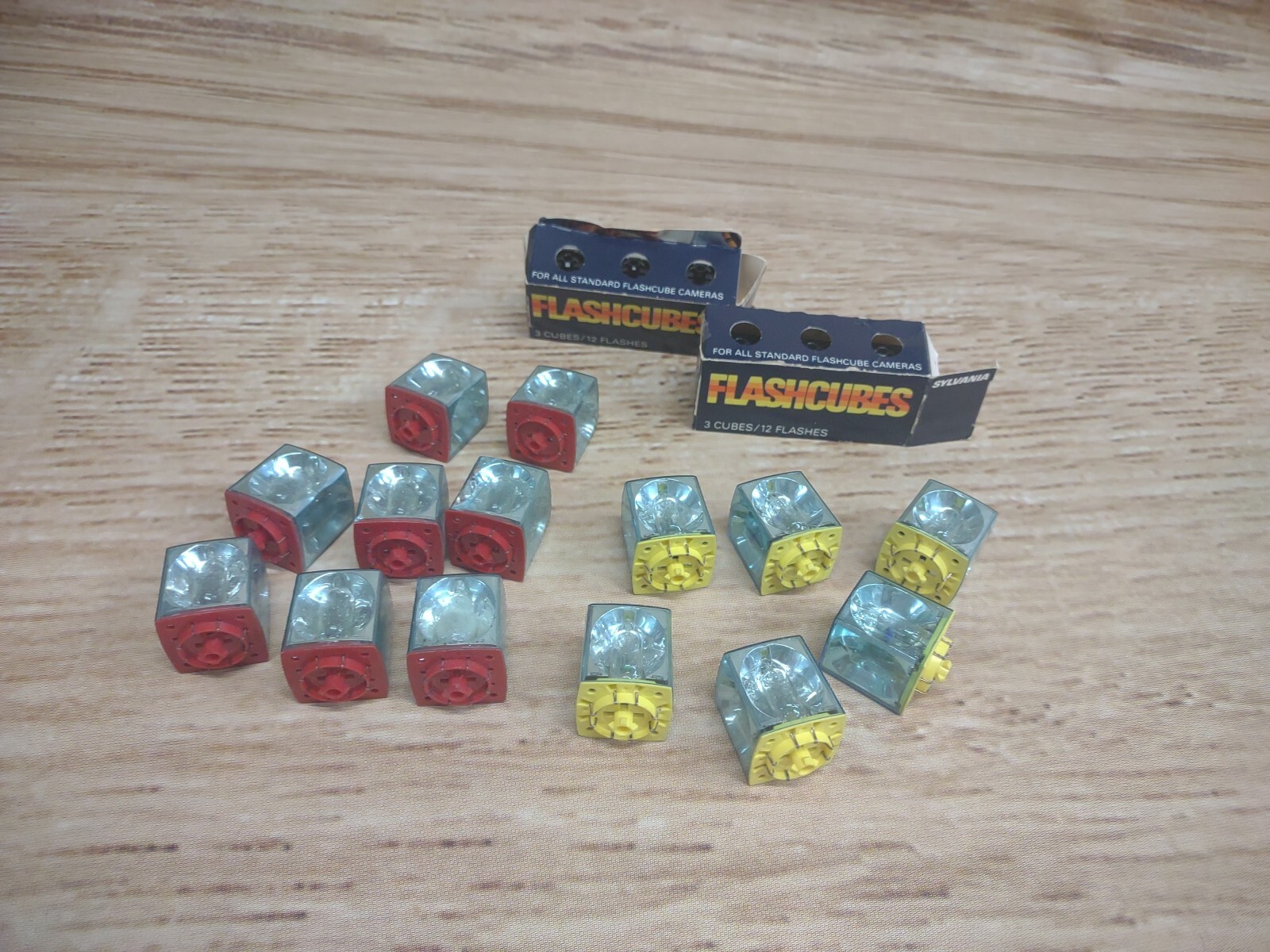 Vintage SYLVANIA & GE FLASHCUBES New And Partially Used