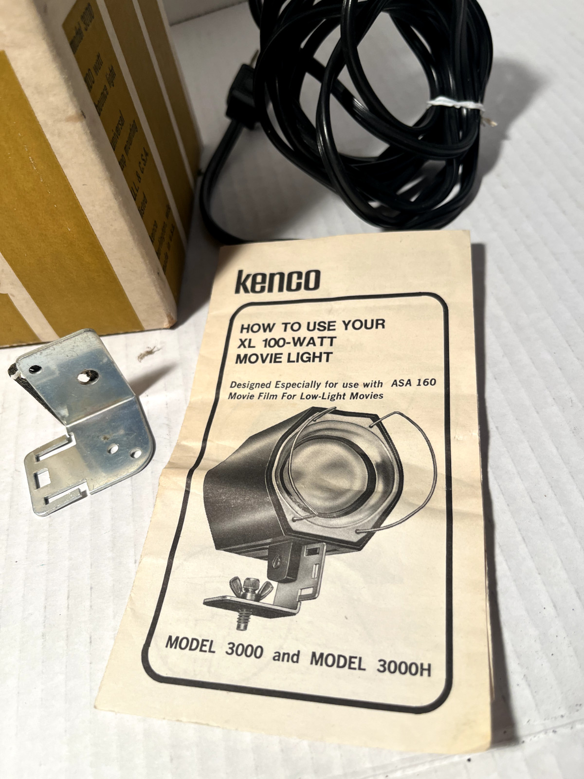 Kenco XL Mini Movie Light Model 3000 W/ Box and Manual No Hand Grip
