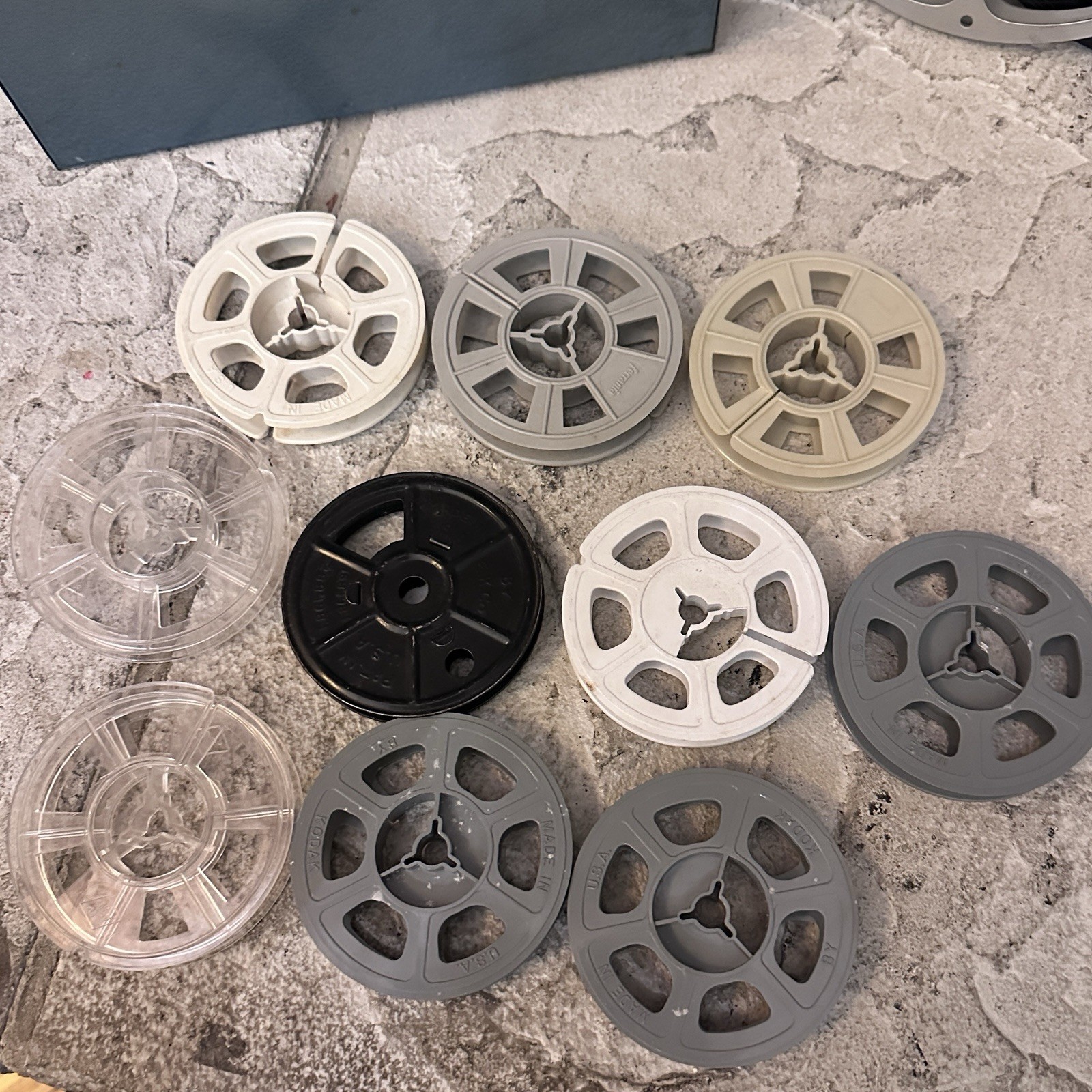 Vintage Logan De Luxe Movie Film 8mm 12-Reel Chest Autoknips Sekonic Meter Lot