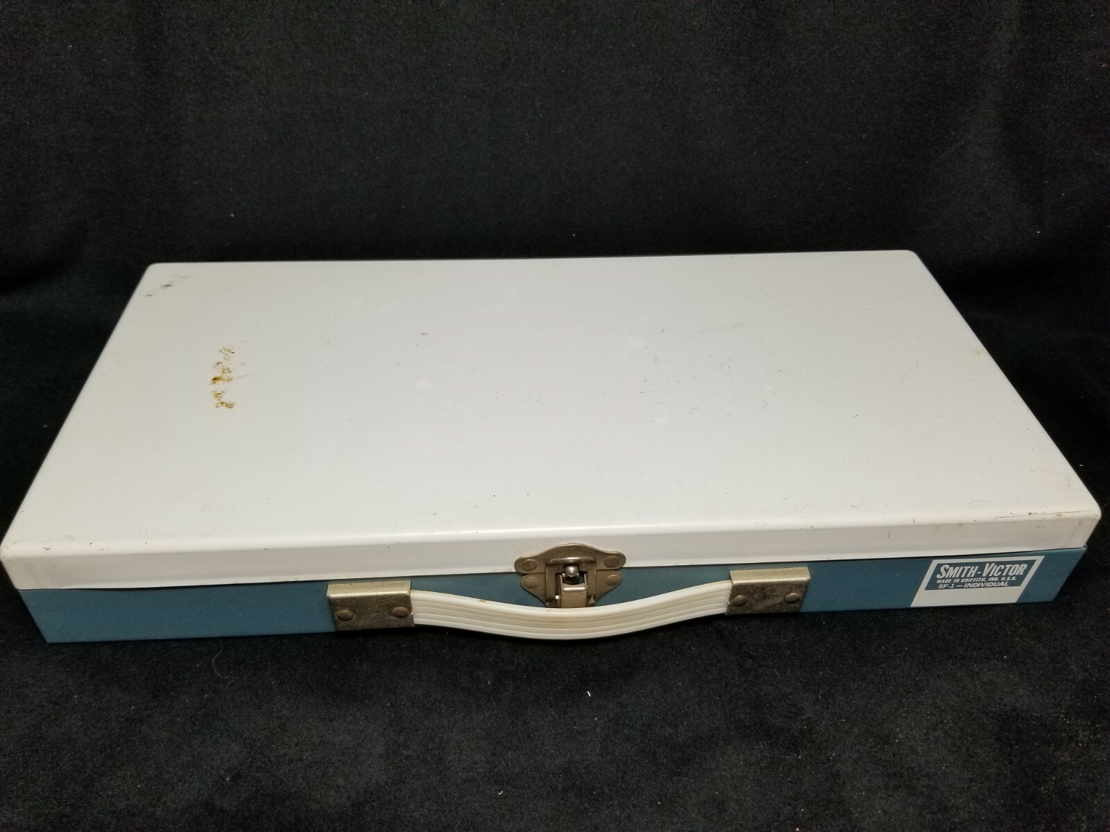 Vintage 150 35 mm 2×2 Slide Lot 1970’s Family in Smith Victor Storage Case