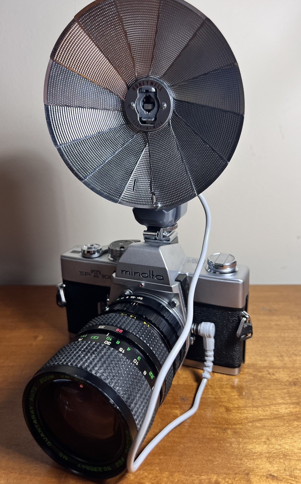 Honeywell Tilt-A-Mite Flash Unit Collapsible Fan Style Vintage Camera Pentax