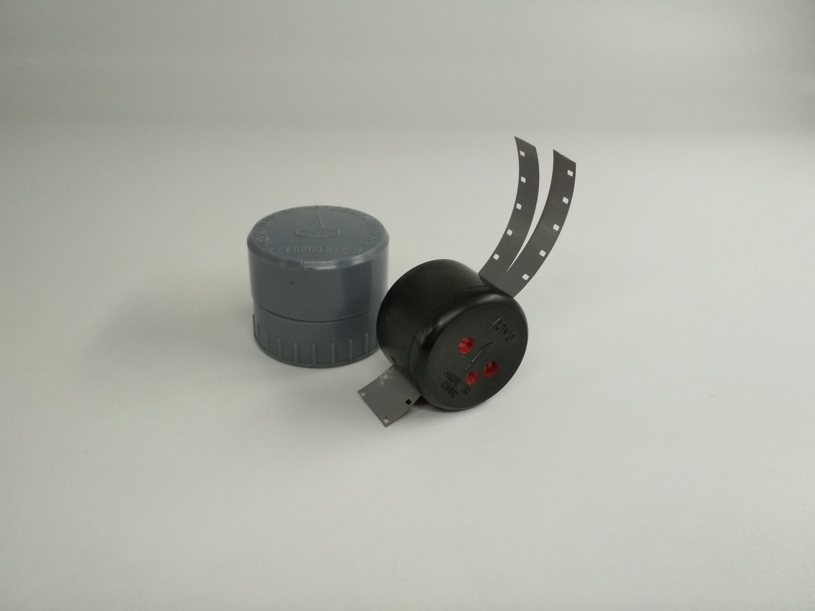 Knife for separating movie film sizes from 16 mm to 2×8 mm, made in USSR, *1228