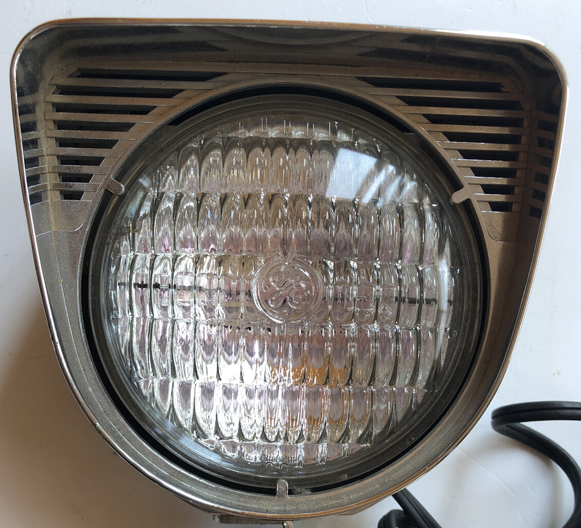 Vintage AREL LOTT-A-LITE Movie Photography Light With GE Uniflood. Works Great