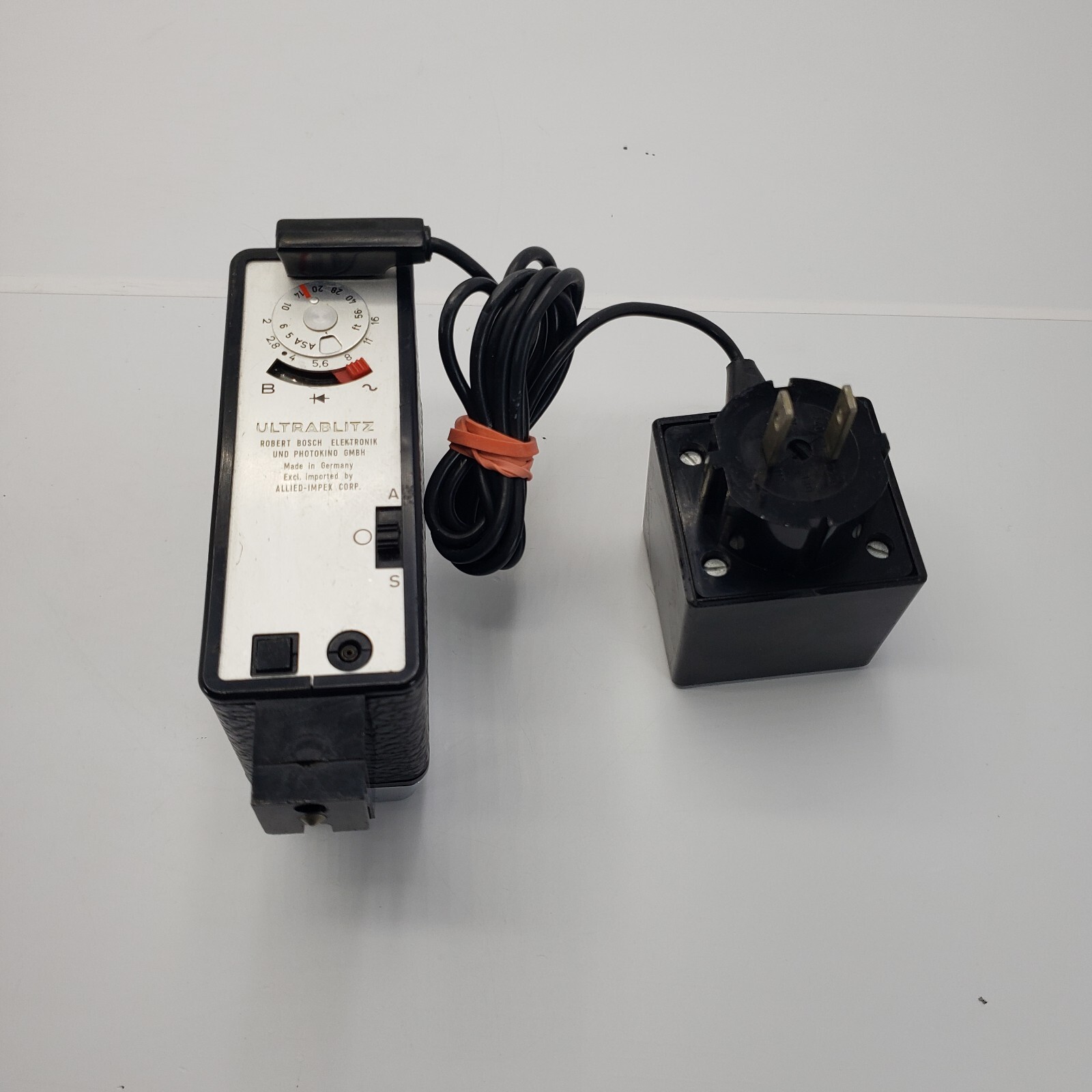 Vintage Bauer E200 AutoBlitz / UltraBlitz Flash With Plug , Made In Germany