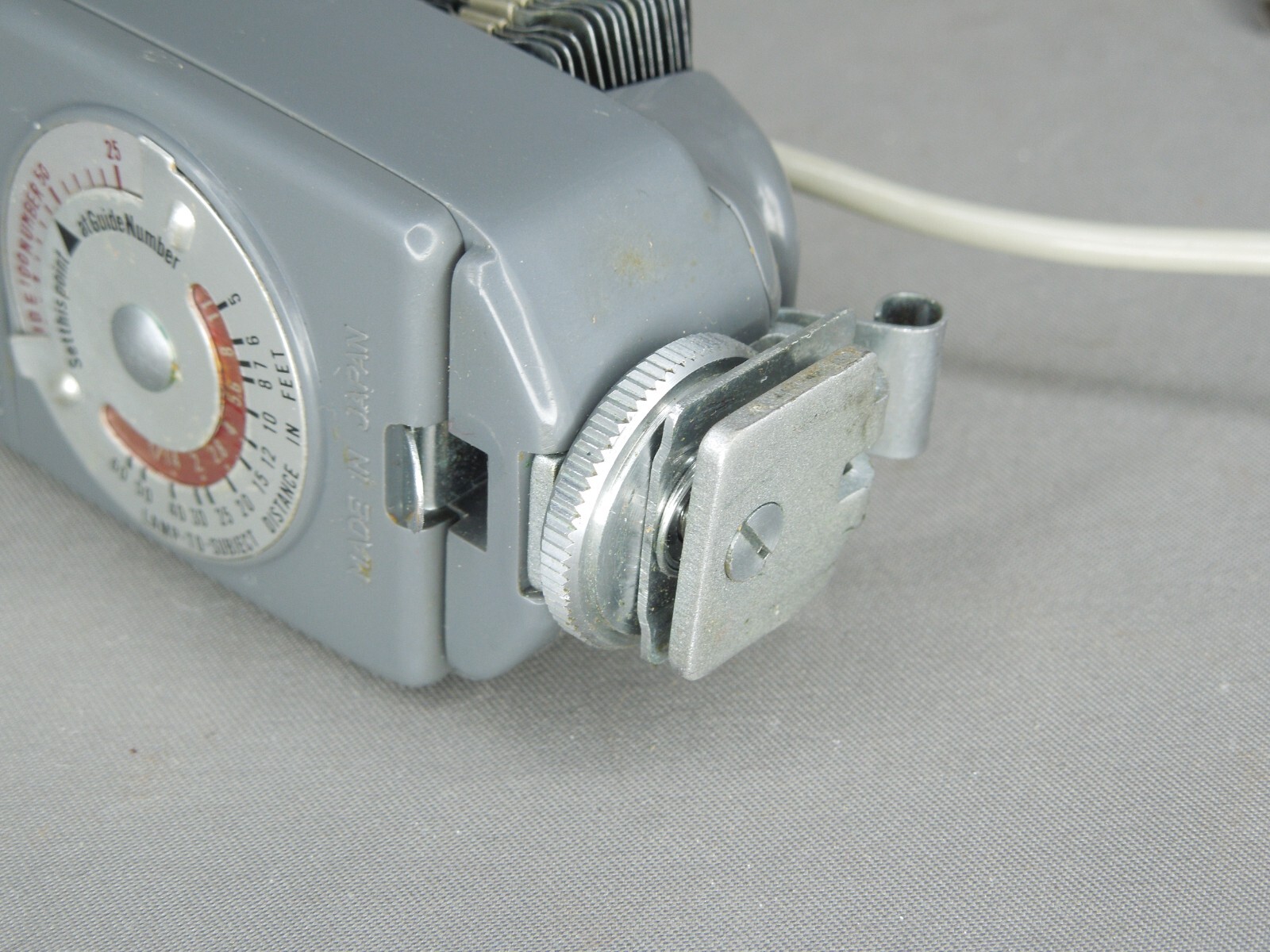 Vintage Honeywell Tilt-A-Mite Camera Equipment Flash Collapsible Fan w/ Case Jap
