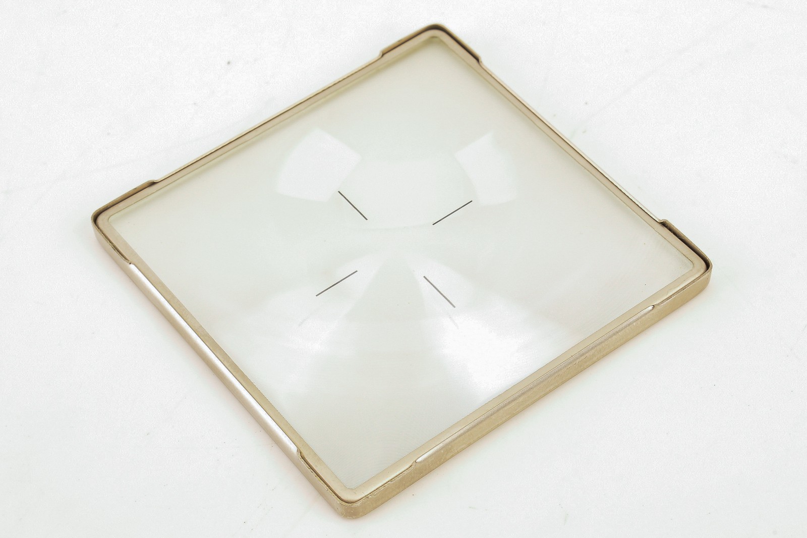Hasselblad 42161 Standard Focusing Screen Cross Hair for 500 Series V21