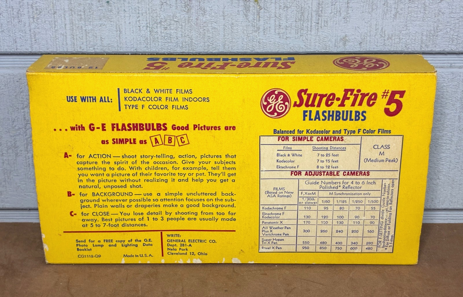Vintage GE GENERAL ELECTRIC Sure Fire #5 Flashbulbs ~ New Old Stock ~ 12 Bulbs