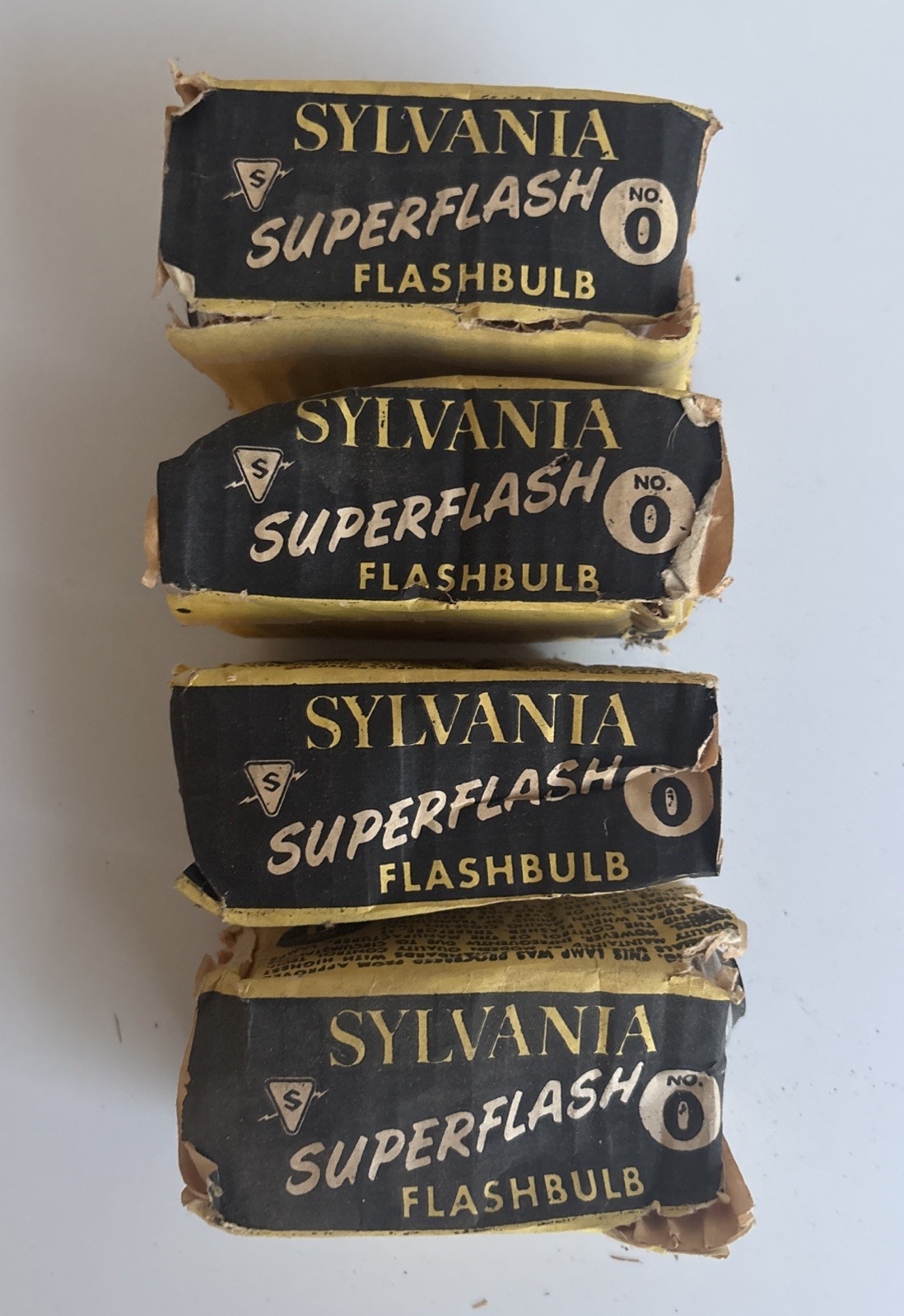 4 Syvania No. 0 Superflash White Flash Bulbs