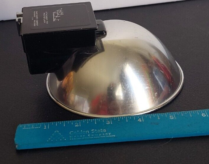STEREO REALIST, ATTACHMENT FOR PHOTOFLASH. DAVID WHITE COMPANY. INCLUDES BULB