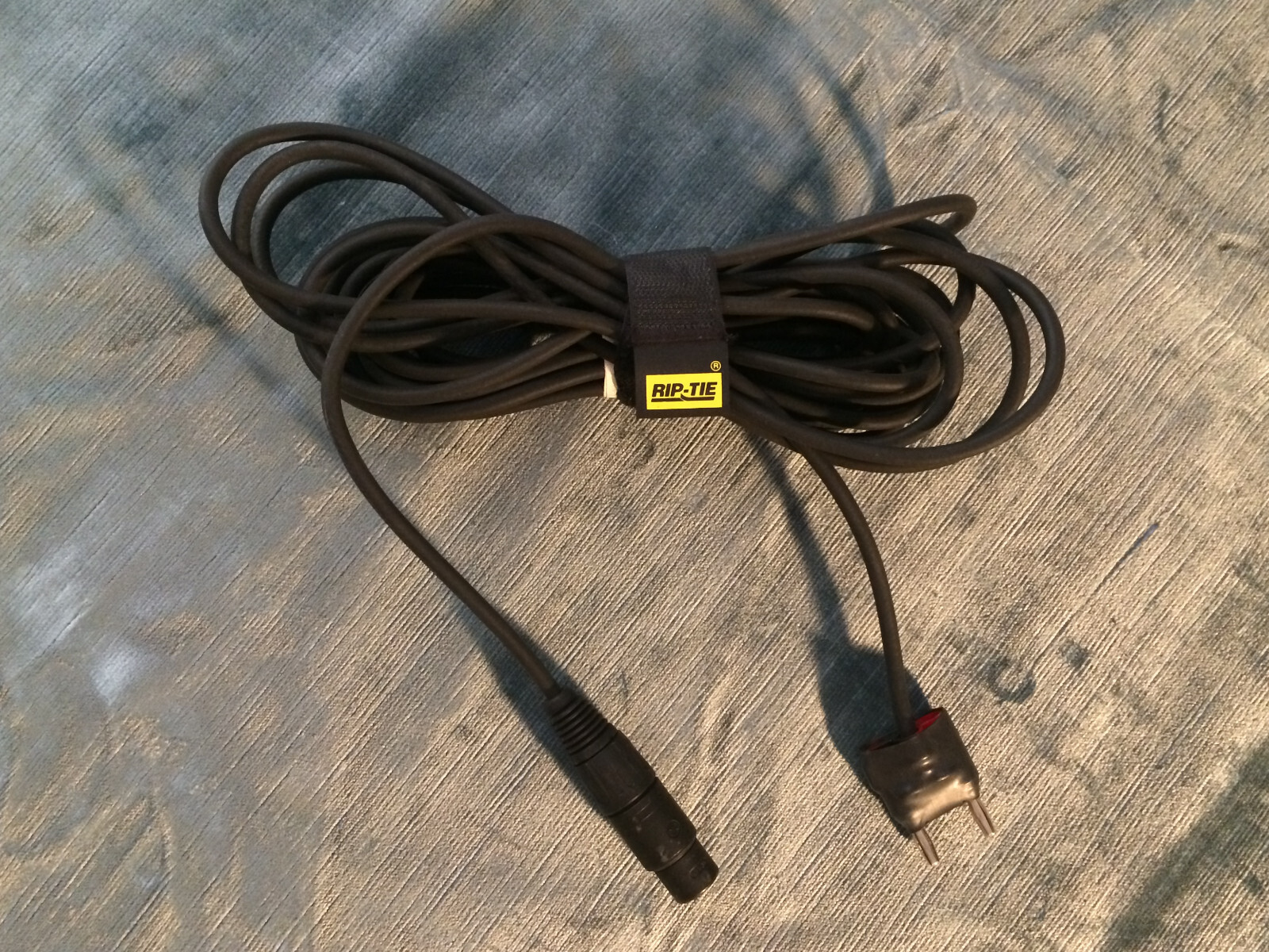 BANANA PLUG to 4-PIN XLR POWER CABLE for NORRIS FILM PRODCTS, TIME-LAPSE MOTORS