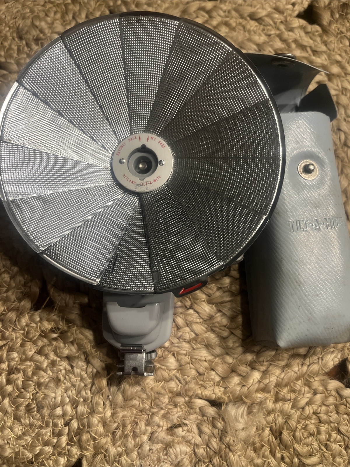 Heiland Tilt-A-Mite Camera Flash Unit Vintage (006)